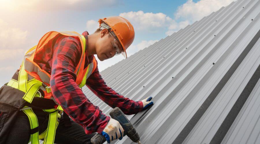 Professional gutter cleaning in Florala, AL